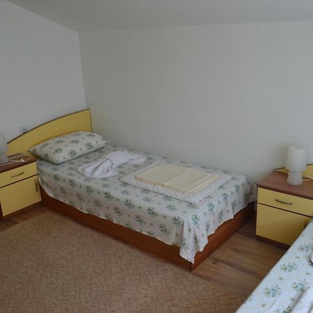 Yanis Hotel Chernomorets Ngoại thất bức ảnh