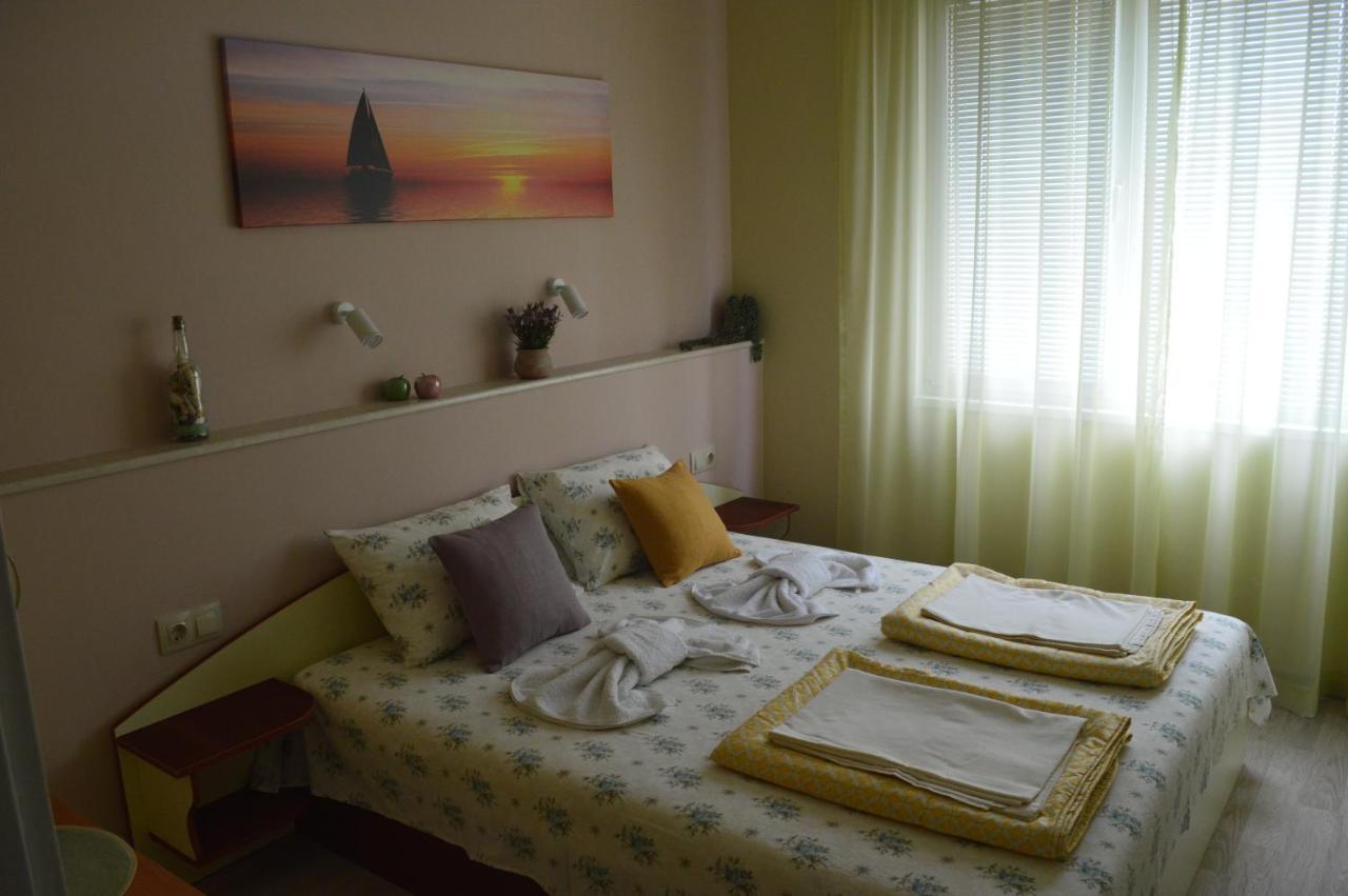 Yanis Hotel Chernomorets Ngoại thất bức ảnh