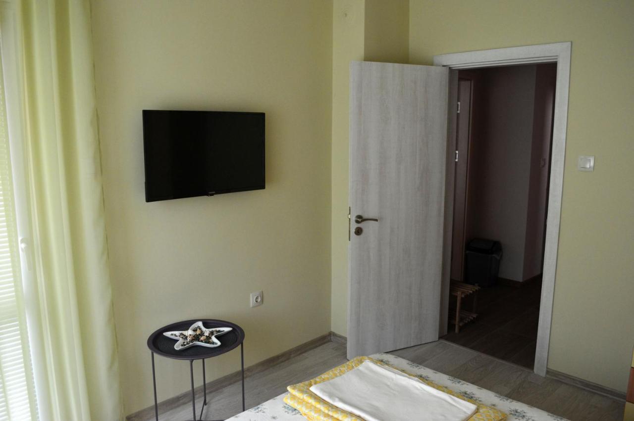 Yanis Hotel Chernomorets Ngoại thất bức ảnh
