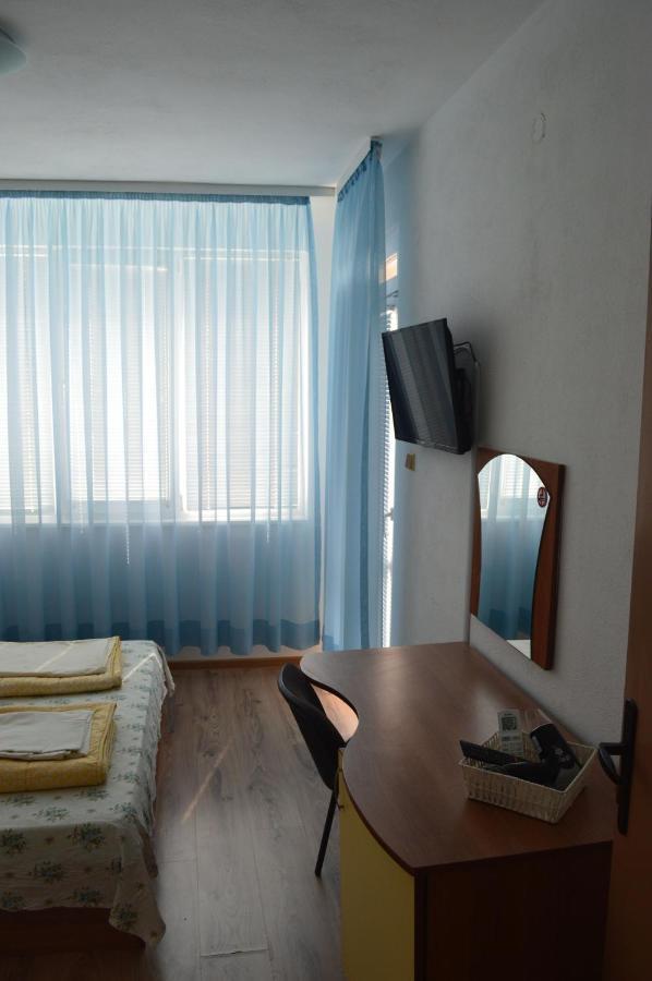 Yanis Hotel Chernomorets Ngoại thất bức ảnh