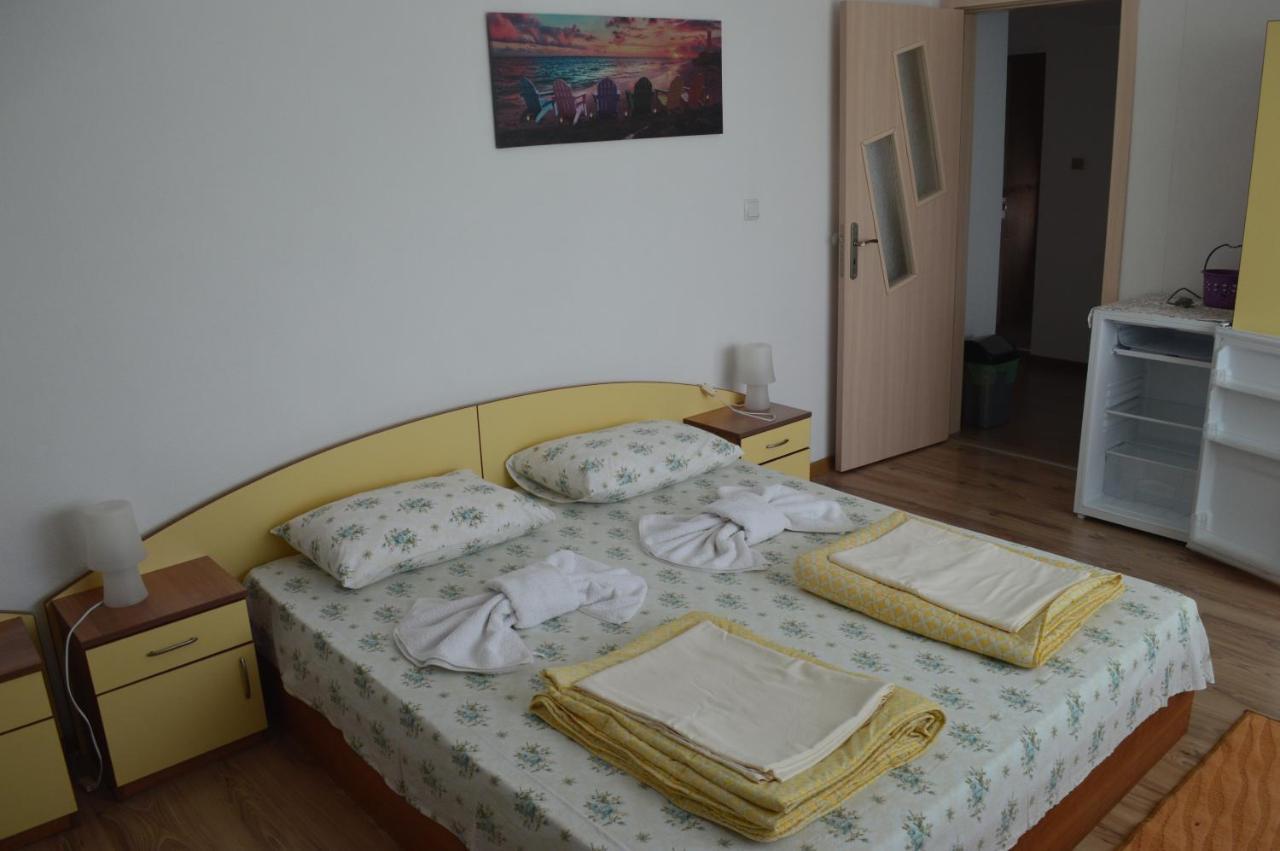 Yanis Hotel Chernomorets Ngoại thất bức ảnh
