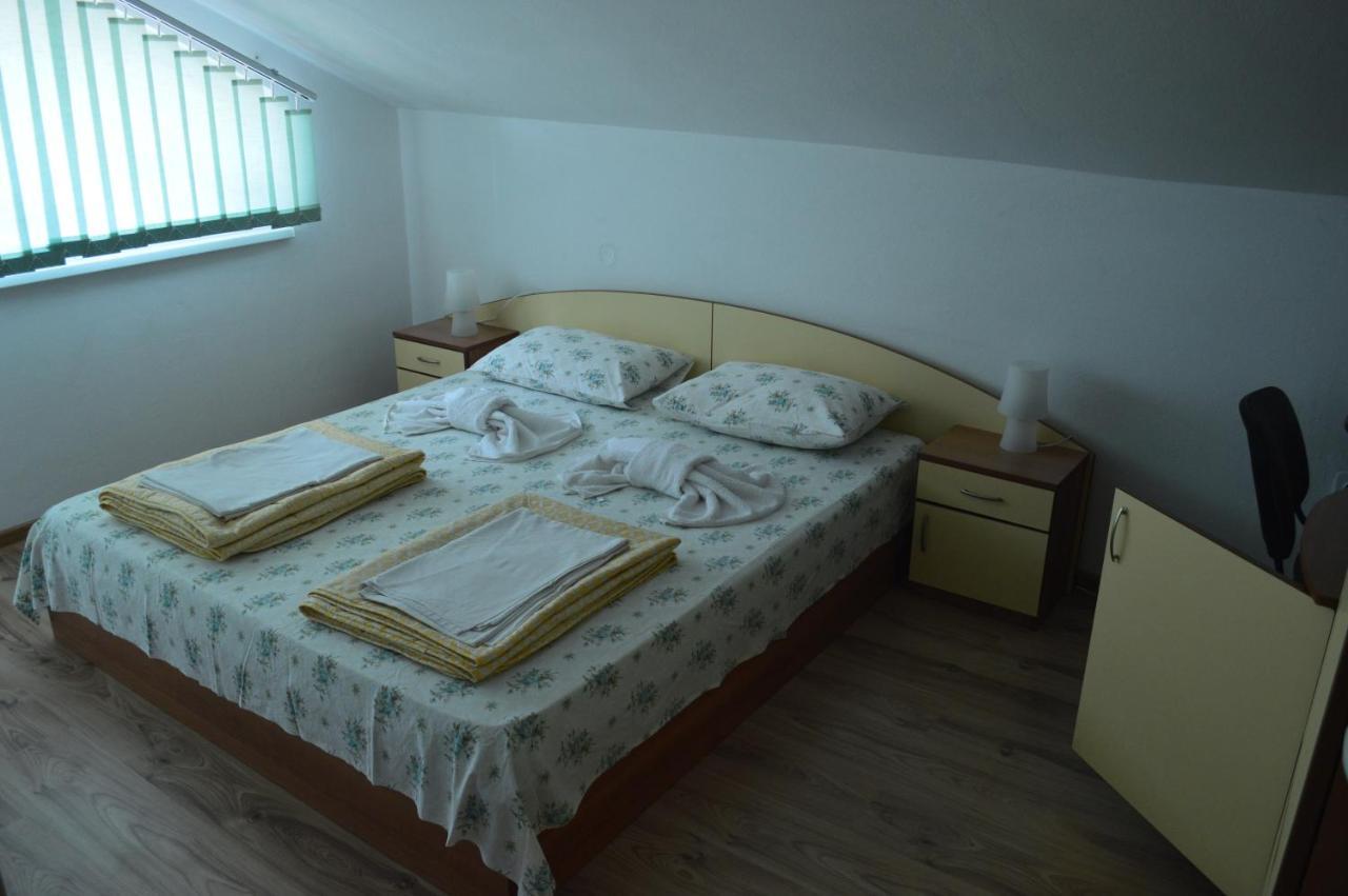 Yanis Hotel Chernomorets Ngoại thất bức ảnh