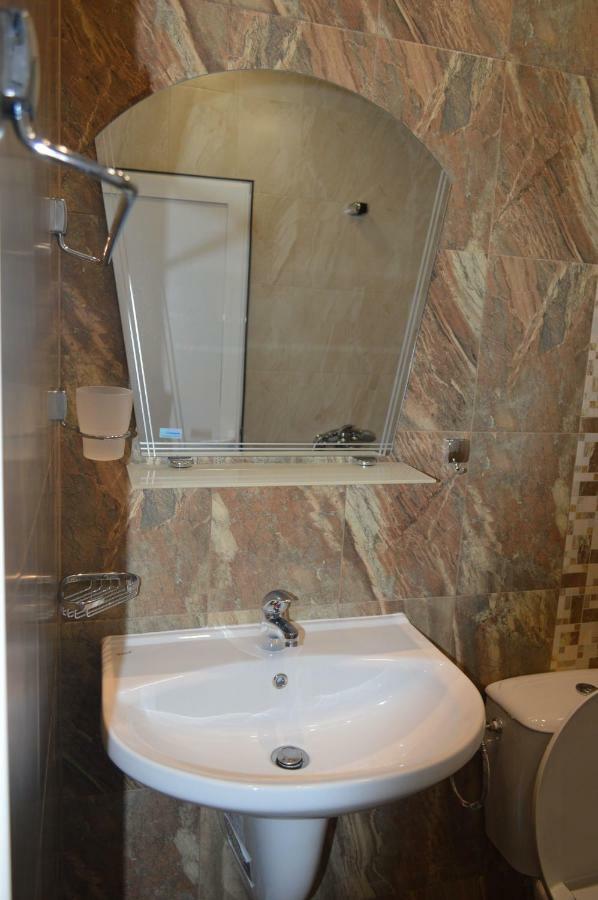Yanis Hotel Chernomorets Ngoại thất bức ảnh