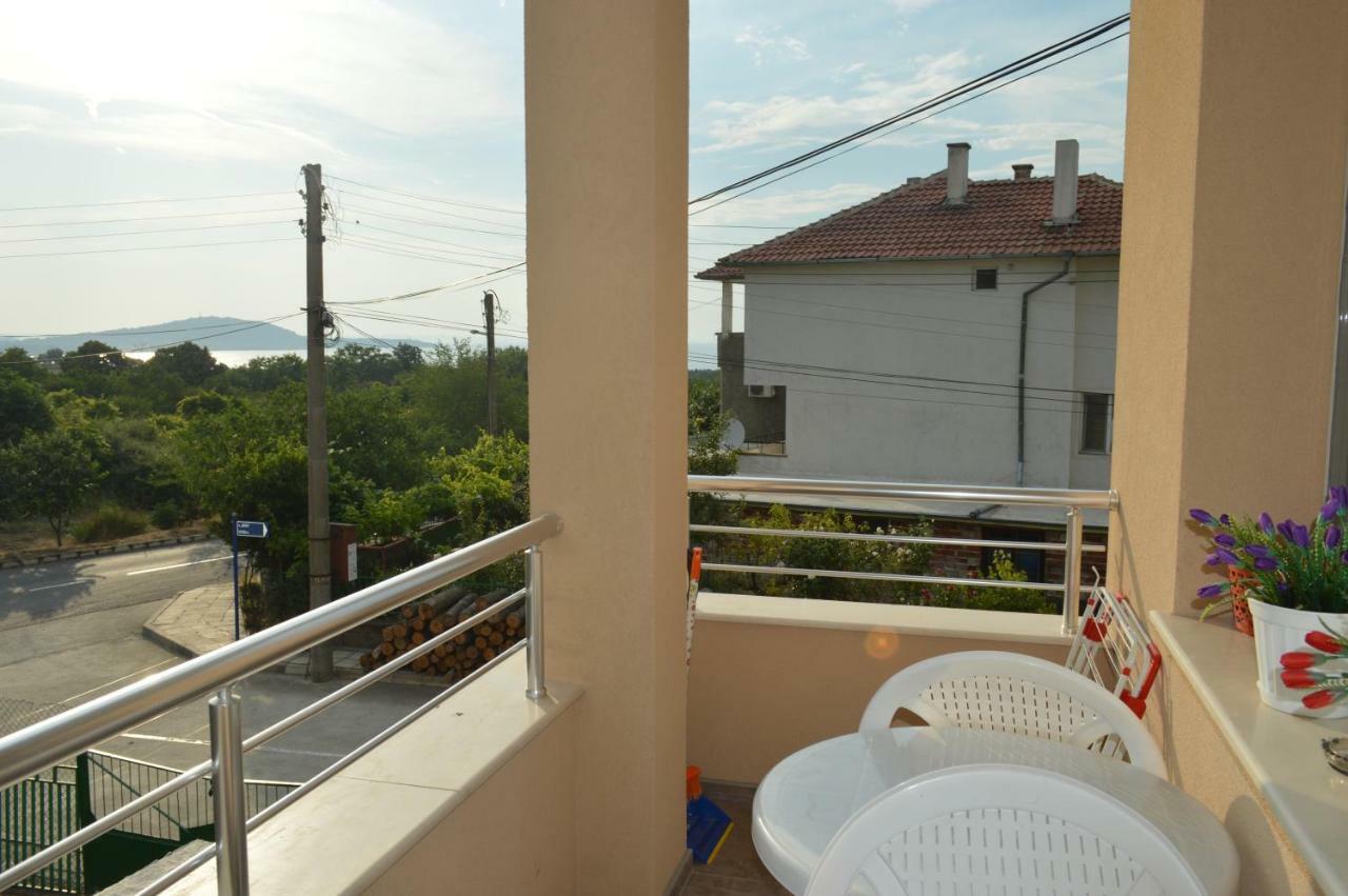 Yanis Hotel Chernomorets Ngoại thất bức ảnh