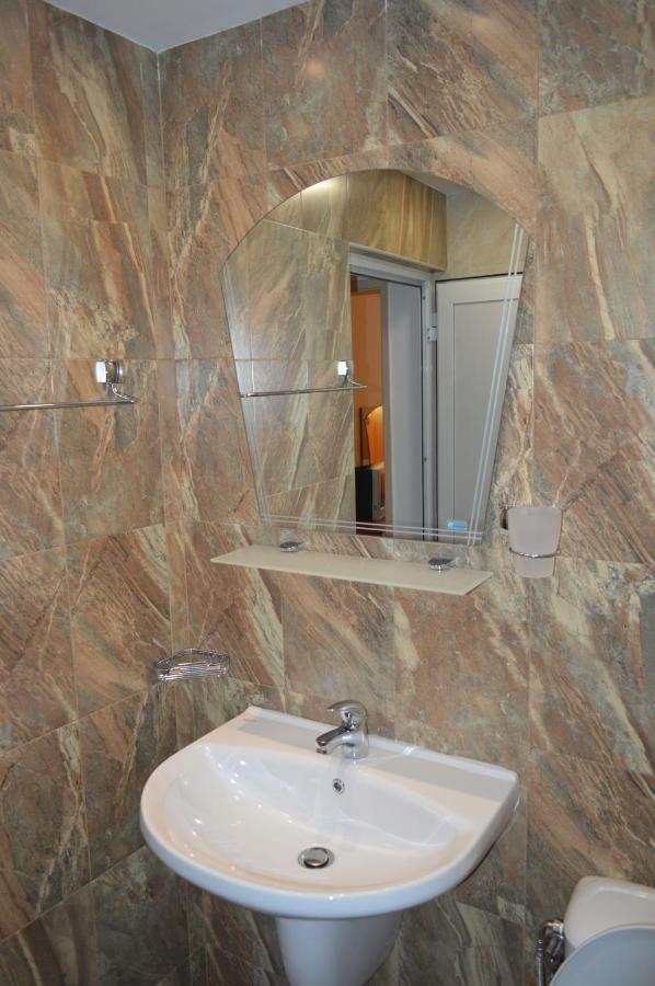 Yanis Hotel Chernomorets Ngoại thất bức ảnh