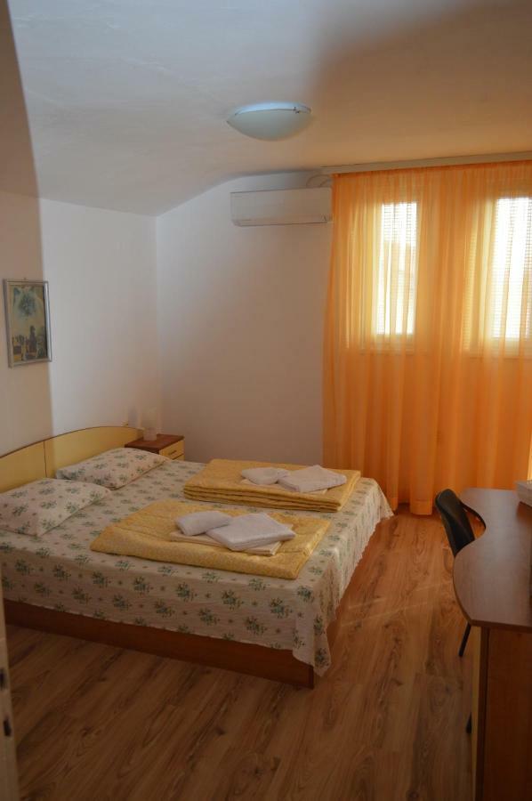 Yanis Hotel Chernomorets Ngoại thất bức ảnh